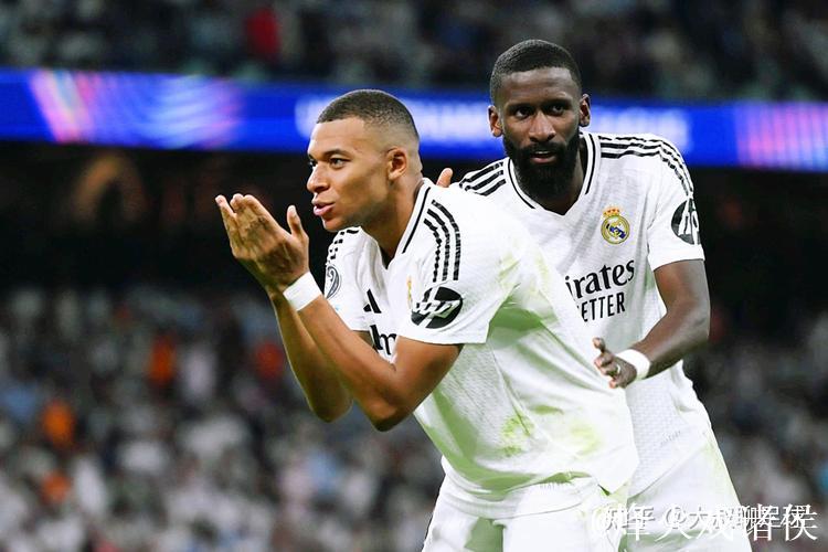 皇马跟队：姆巴佩、巴尔韦德、吕迪格、卡马文加等人缺席训练