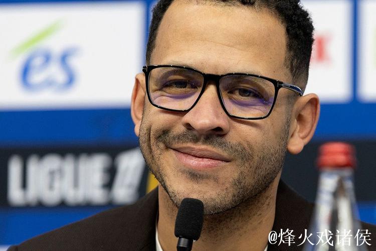 罗西尼尔接任切尔西主帅 鲁尼称其为“顶尖教练” 罗西尼尔接任切尔西主帅 鲁尼称其为“顶尖教练”